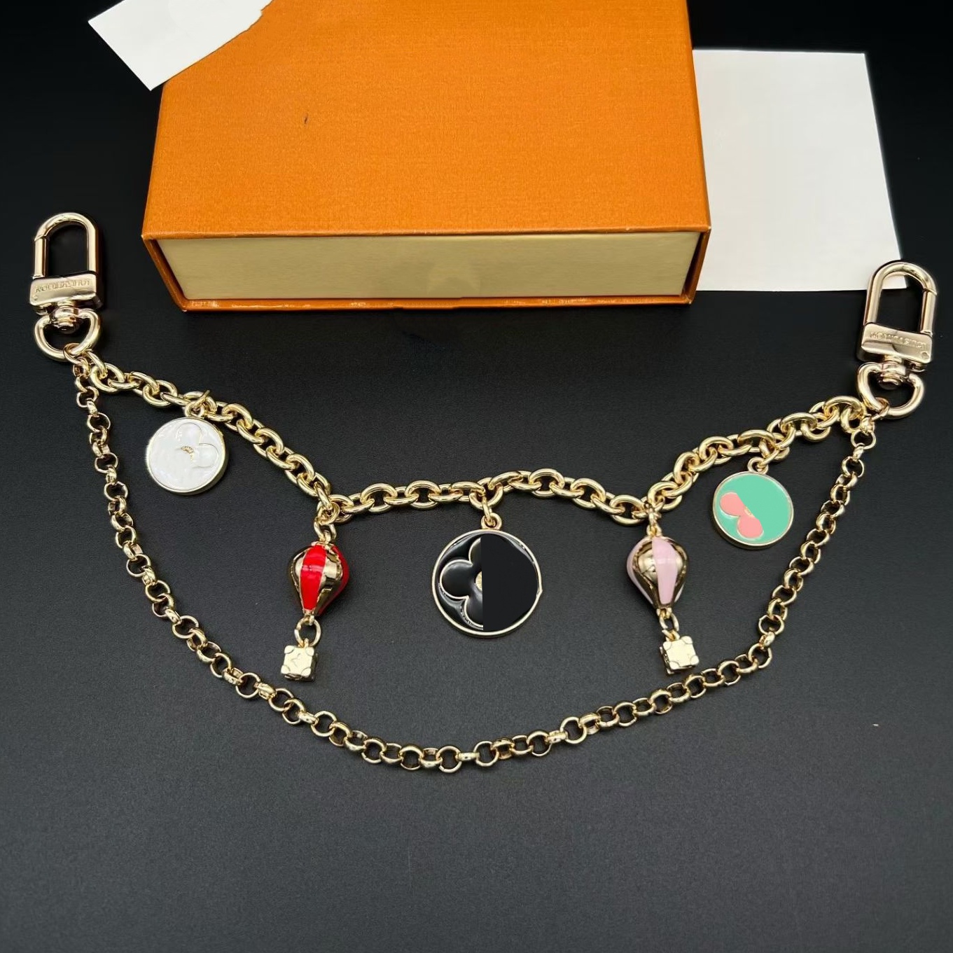Keychains Lanyards Designer Long Chain Keychains Luxury Flower Clover Bag Charm Pendant Keychain Classic Lanyards Gold Chain Key Ring For Women