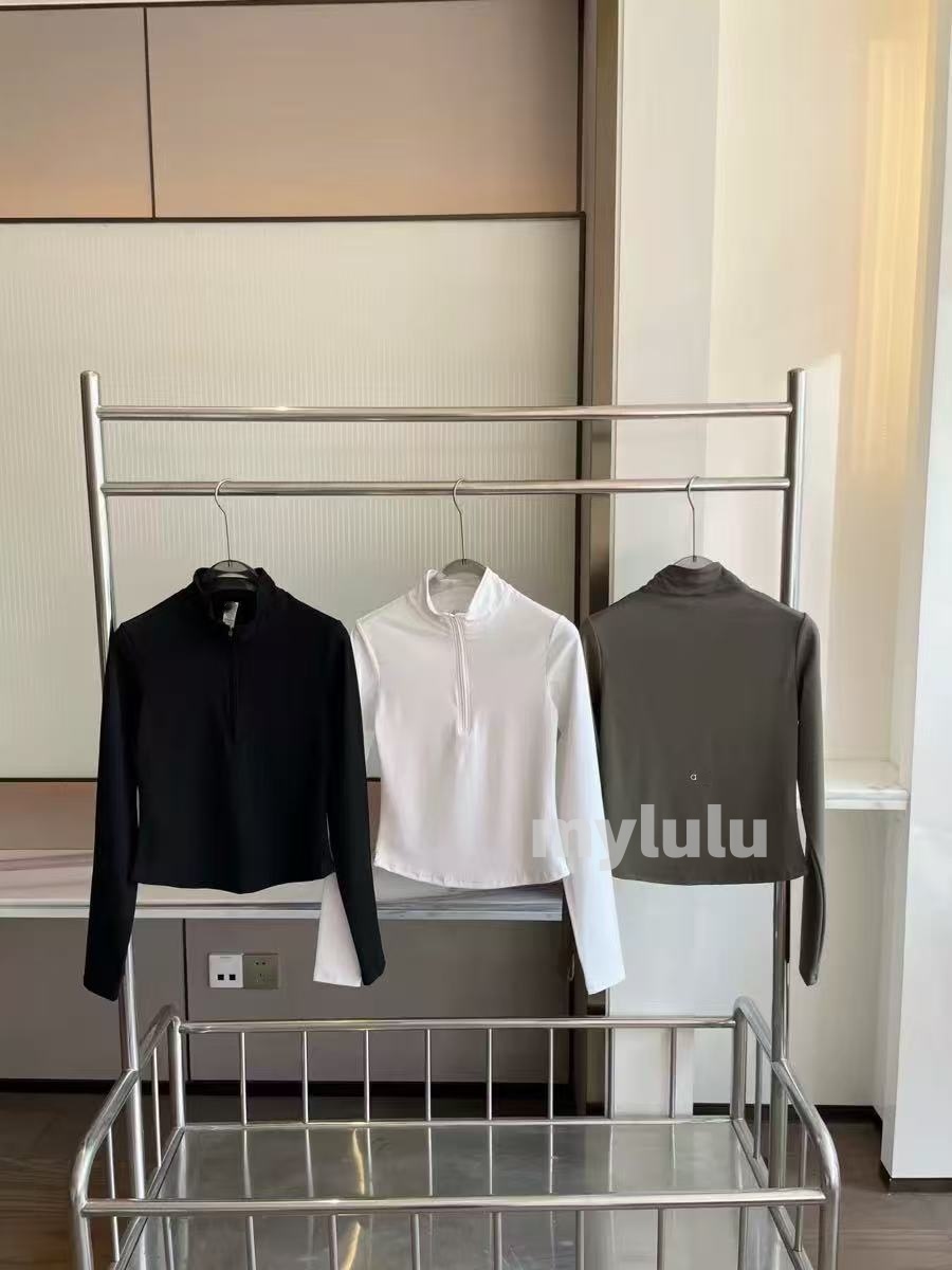 Yoga cut half zip jacket, long sleeved shirt, slim fit short jacket, women's tight fitting thin jacket, breathable half zip sportswear, summer