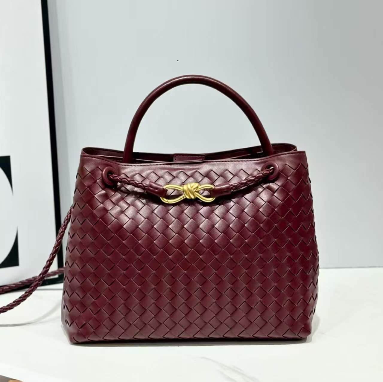 New Designer luxury Andiamo Original Leather Bags Top Woven Womens Portable Single Shoulder Crossbody Official Document Tote Bag