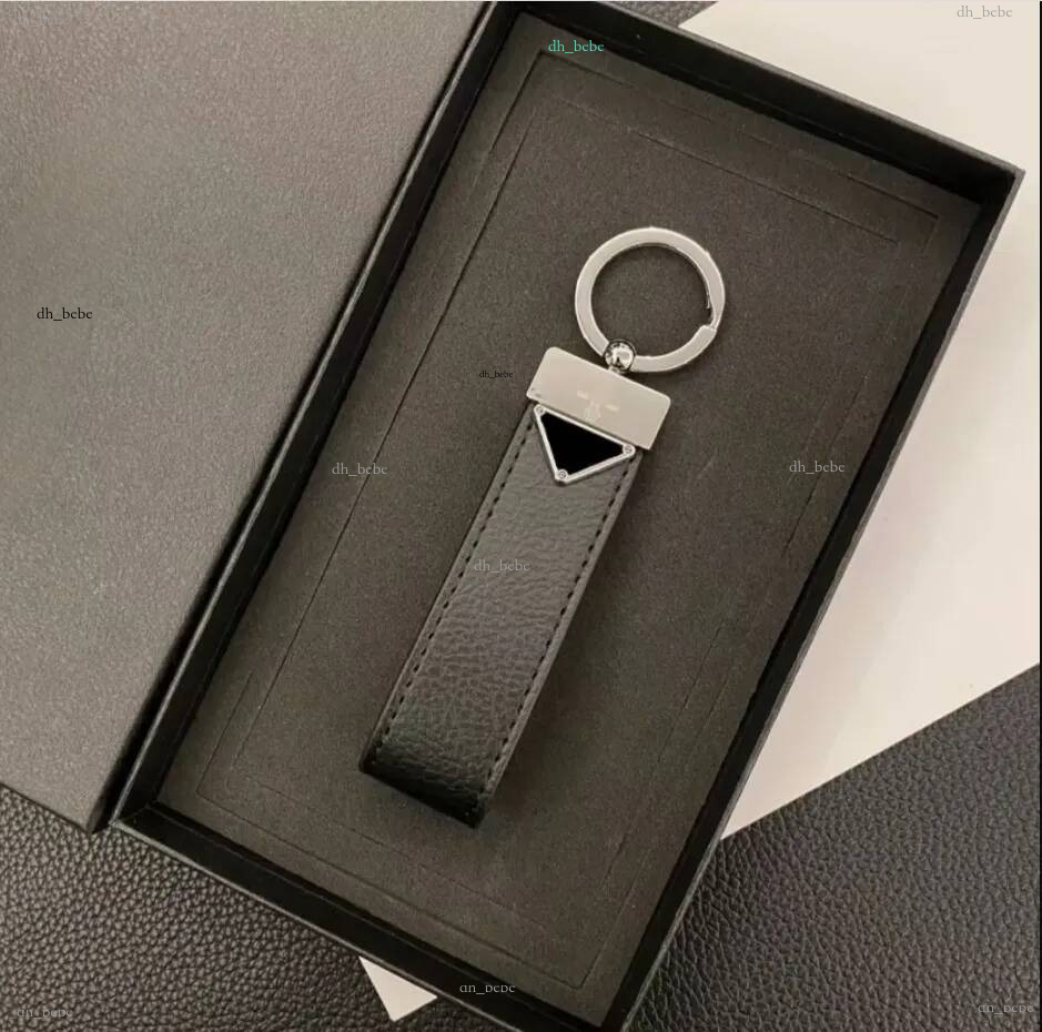 2026 Designer unisexe noir chaîne accessoires p porte-clés lettre modèle de luxe voiture porte-clés bijoux cadeaux lanières pour sac clé AAAA +