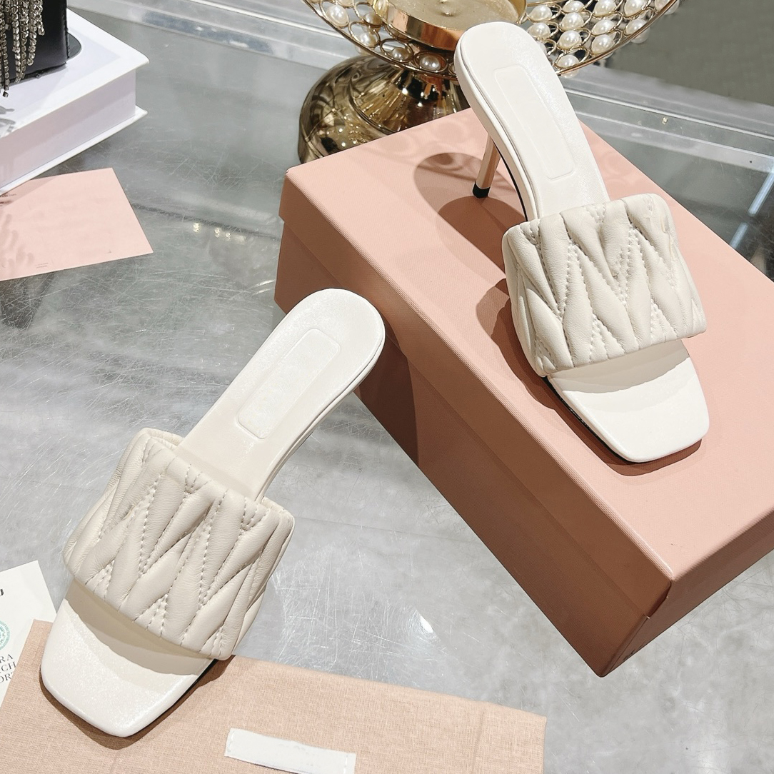 Pantoufles à talons hauts à la mode femmes sandales en cuir plissées chaussures de créateur élégantes et luxueuses chaussures de soirée décontrac