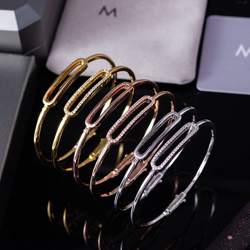 Bracelet M exquis à trois diamants fins, breloque de haute qualité, ne se décolore pas, bijoux de créateur, emballage en boîte cadeau