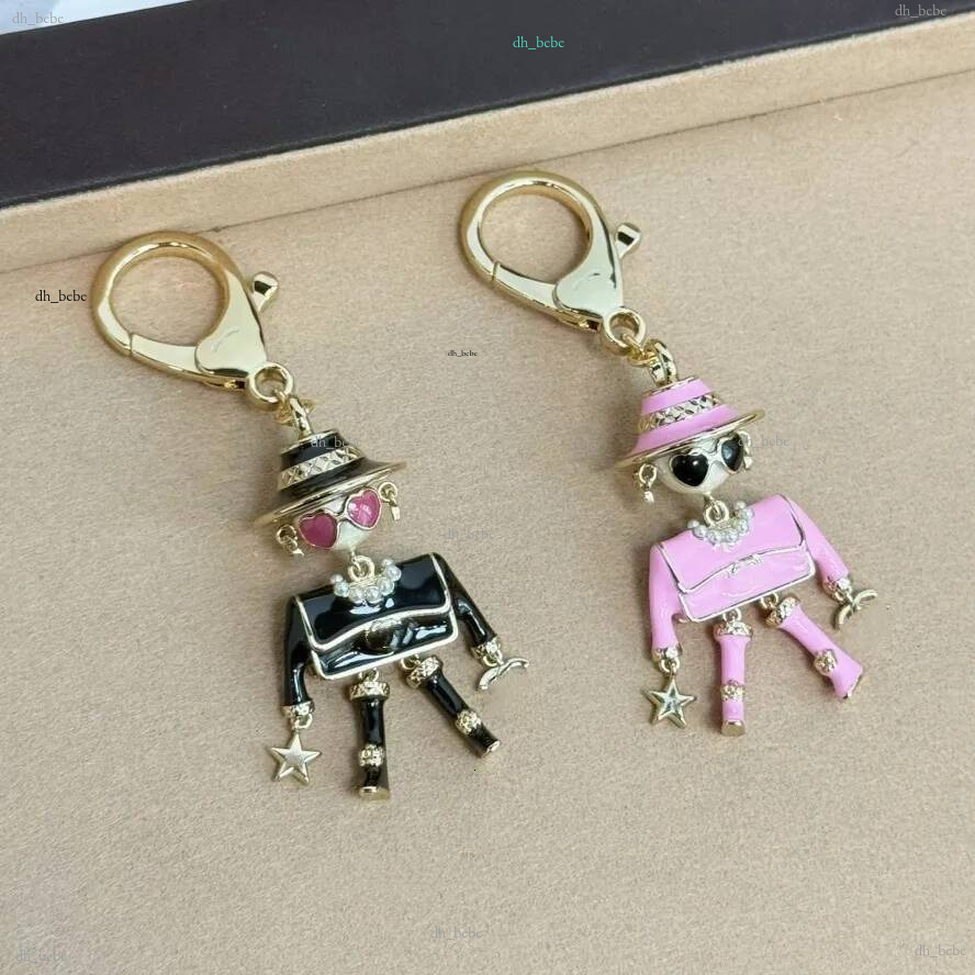 CC 25B Robot Series Holder Matériau en laiton de haute qualité Porte-clés pendentif de luxe Designer Porte-clés Sac Charm Pendentif pour fille Ca