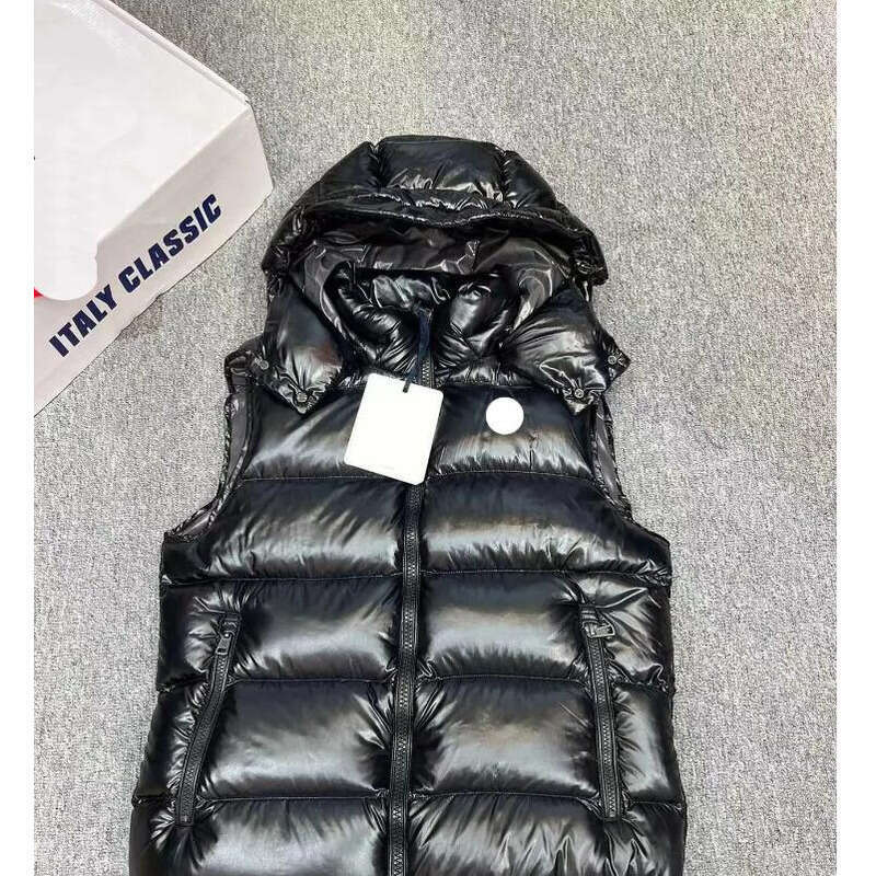 Men's Vest Designer Puffer Gilet Luxury Down Woman Outdoors Sports Jacket Coats Feather Filled Material Vests Graphite Couple Outdoors Sports J