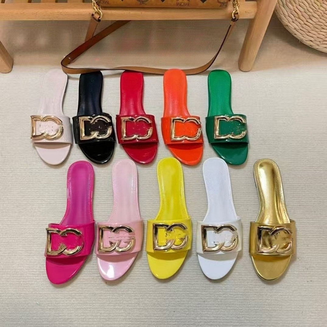 Summer Fashion Design Slippers Women's Personality Sandals Black White Pink Green Comfortable Soft Sole Light Casual Mens Womens Slippers Slide