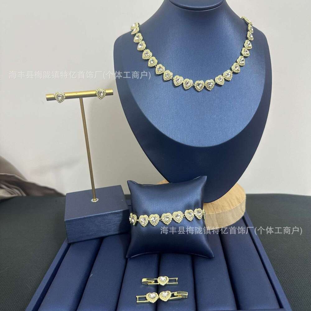 Swarovskies necklace Designer light luxury Jewelry shi family Silver Fashion Jewelry Necklace Love Series Full Diamond Necklace Bracelet Earnail Gol