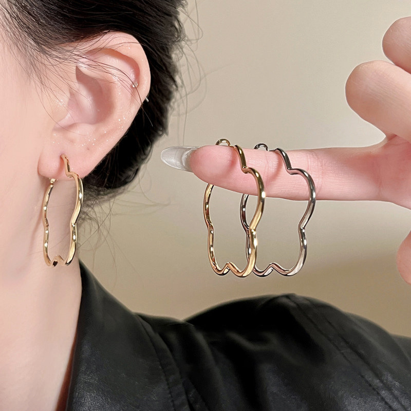 Silver Needle Minimalist Flower Hoop Casual Simple Fashion Niche Design Light Luxury High-end Earrings for Women-image-1090566394