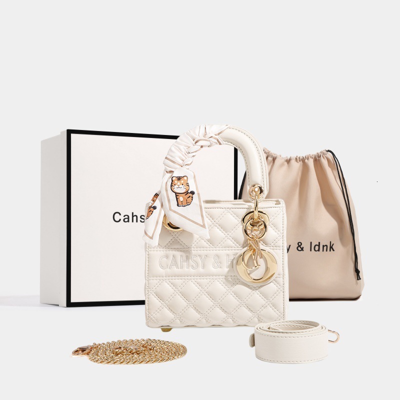 Matte Princess Diana Sac Femme 2026 Nouveau Blanc Élégant Mode Sac à Main Luxe Designer Besace Petit Sac
