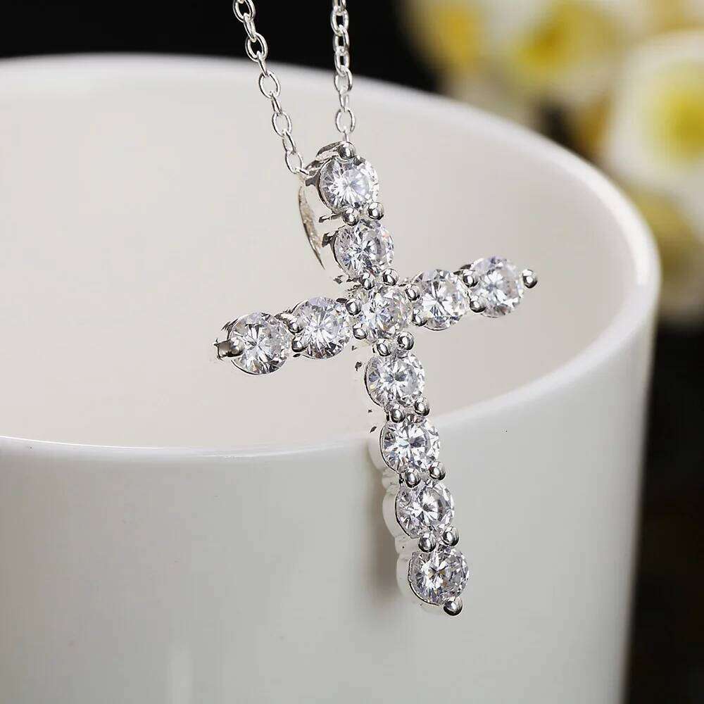 Luxury 925 Sterling Silver Necklace For Women Shiny crystal cross Pendant 18 inch Fashion wedding party Jewelry Christmas Gifts 4e888