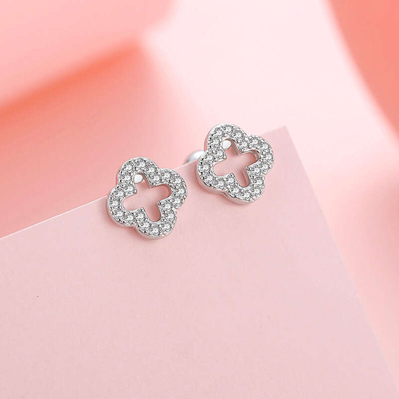 Boucles d'oreilles de créateur de mode pour femmes, fleur scintillante à vis arrière pour femmes creuses trèfle porte-bonheur, fête de mariage, a