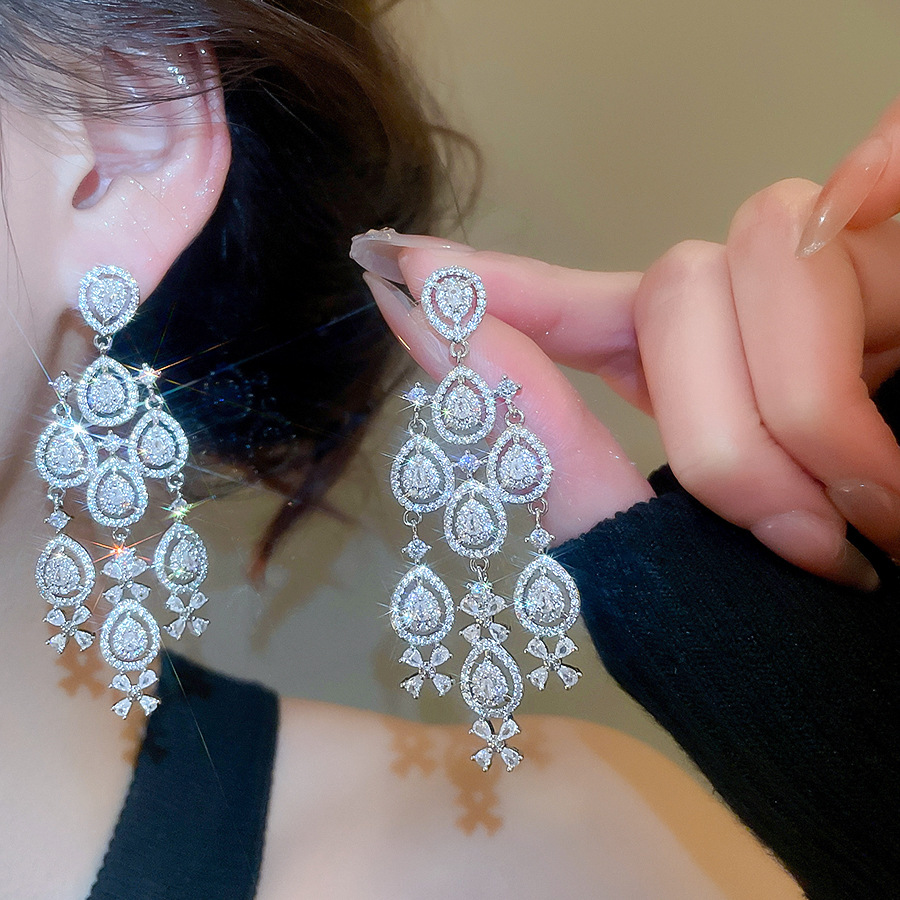 Boucles d'oreilles à pampilles en diamant, goutte d'eau transfrontalière, légères, de luxe, polyvalentes, à la mode, pour les déplacements, bijou