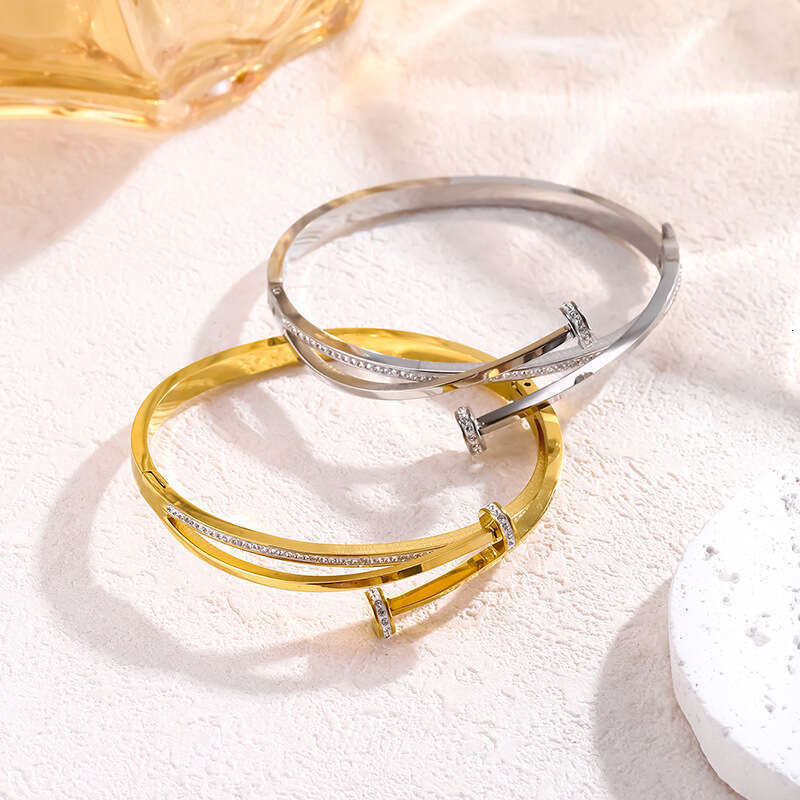 Bracelet irrégulier de conception, motif Simple, clou léger, Style de luxe, personnalité, croix incrustée de diamants, Bracelets en acier inoxyda