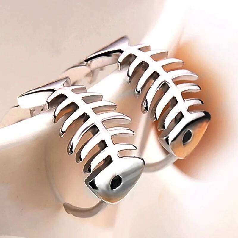 2022 New Cute Fish 925 Silver Needle Earrings for Men Women Famous Brand Style Pendientes Boucles D'oreilles Retro Jewelry 012b2