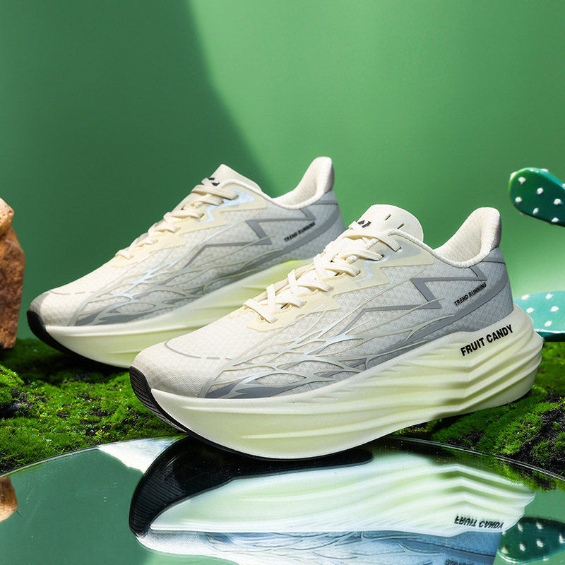 Luxury Brand Designer Shoes NHOT 2026 Summer New Couple Running Breathable Mesh Sneakers With Soft Sole Versatile Unisex Casual Sports Shoes Free Sh