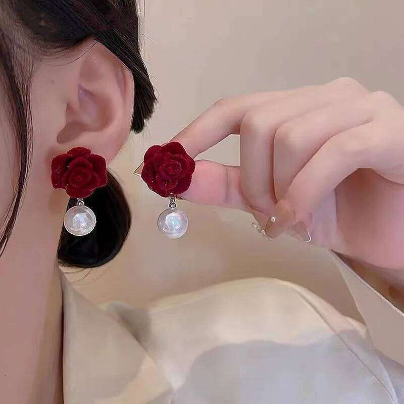 Vintage Rose Flower Stud Earring for Women Cute Butterfly Imitation Pearl Zircon Bowknot Earrings Party Wedding Jewelry c251c