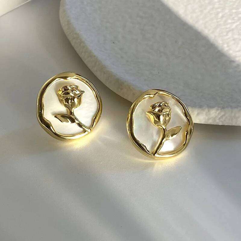 Vintage Round Shell Rose Stud for Women 2024 New Fashion Design Relief Flower Earrings Jewelry Party Gifts 84ec0
