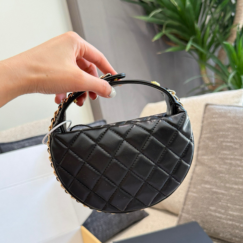 High Quality Designer Style Classic Women's Half-Moon Bag Light Luxury Fashion Quilted Diamond Texture Chain Top Handle Clutch Bag Versatile fo