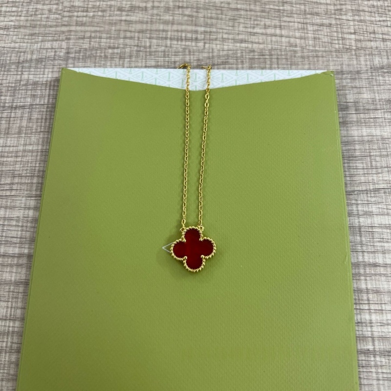 Pendant Necklaces Classic Fashion Four-Leaf Clover Necklace Designer Brand Necklace Luxury Women's Necklace Pearl Mother-of-Pearl Necklace gift