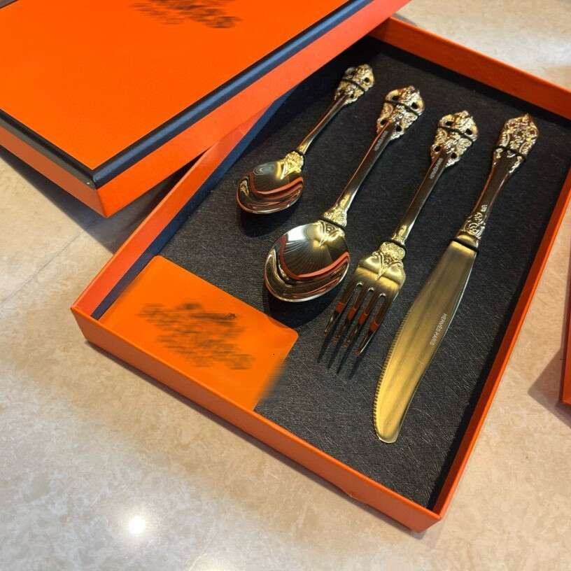 Stainless steel cutlery set relief sculpture tableware Steak knife and fork Spoon Tool bright finish Gift box set Golden and silver colors Steak-image-1091214715