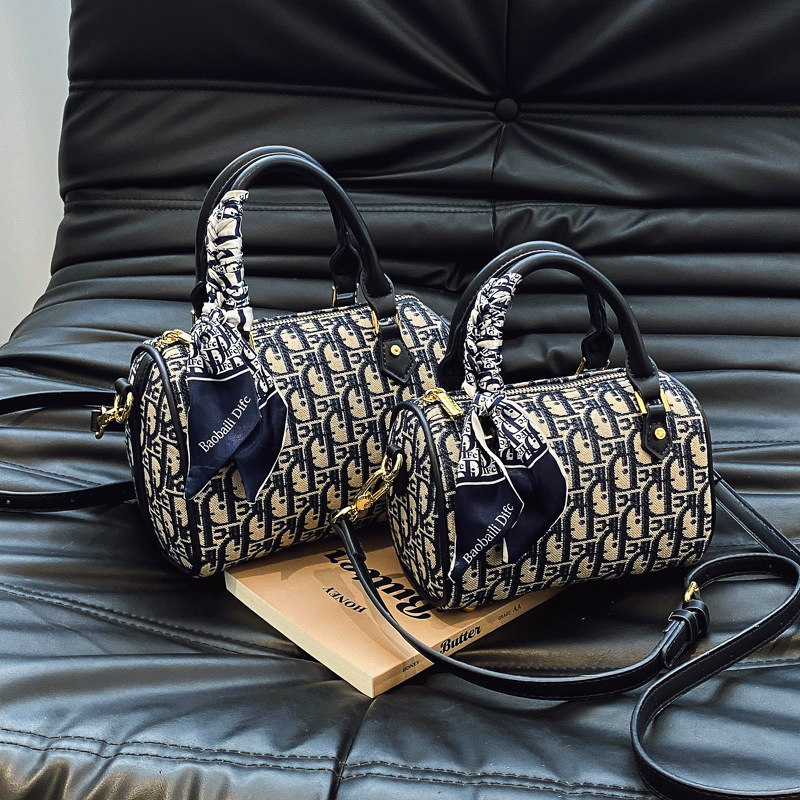 Luxury handbag embroidered vintage Boston pillow bag versatile women's 2026 new light luxury handbag shoulder crossbody bag
