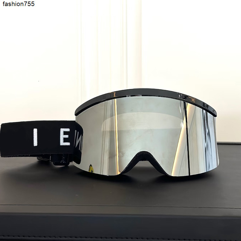 new 2026 hot Winter Ski Goggles Cycling Glasses Designer Womens And Mens Outdoor Sports Skiing Luxury Sunglasses UV400 Eyewear 2026