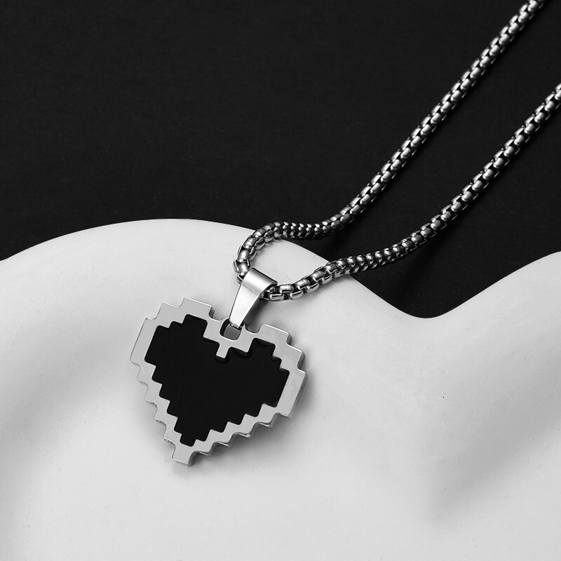 Luxury Brand Designer Jewelry New Fashion Personality Creative Heart-Shaped Mosaic Pendant Simple Hip-Hop Street Jewelry Necklace Versatile Sweater