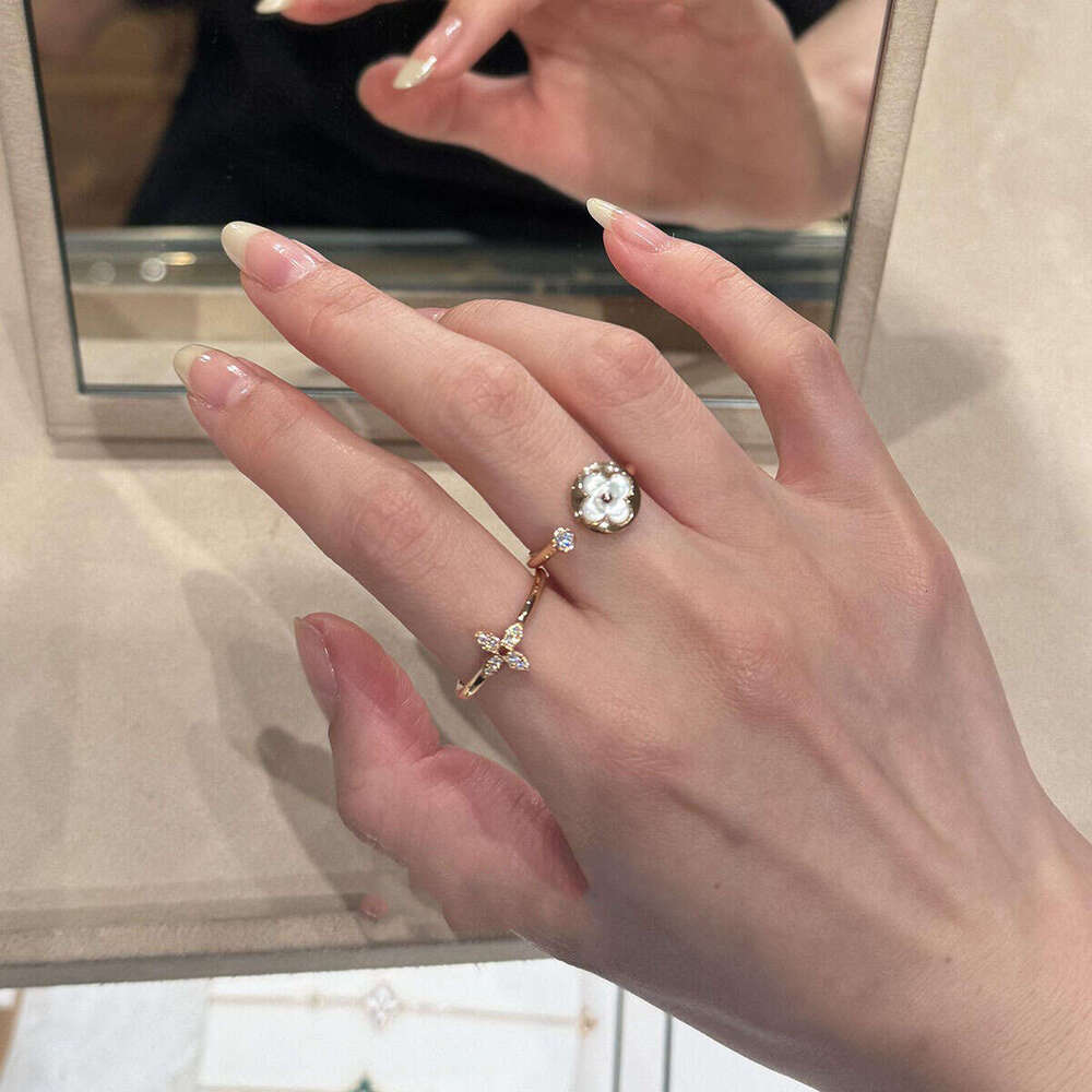 Band Rings Versatile Stacking Ring Minimalist Flower Sparkling Diamond Niche Design Elegant Personality Light Luxury Exquisite Ring Holiday Gift