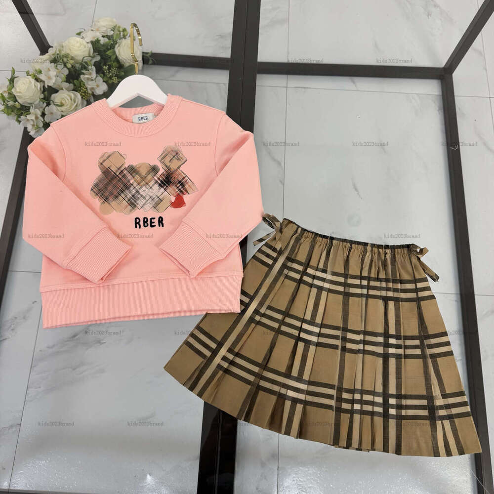 Nouveau costume de robe de bébé filles automne deux pièces ensemble enfants vêtements de marque ours visage imprimé sweat à capuche et jupe court