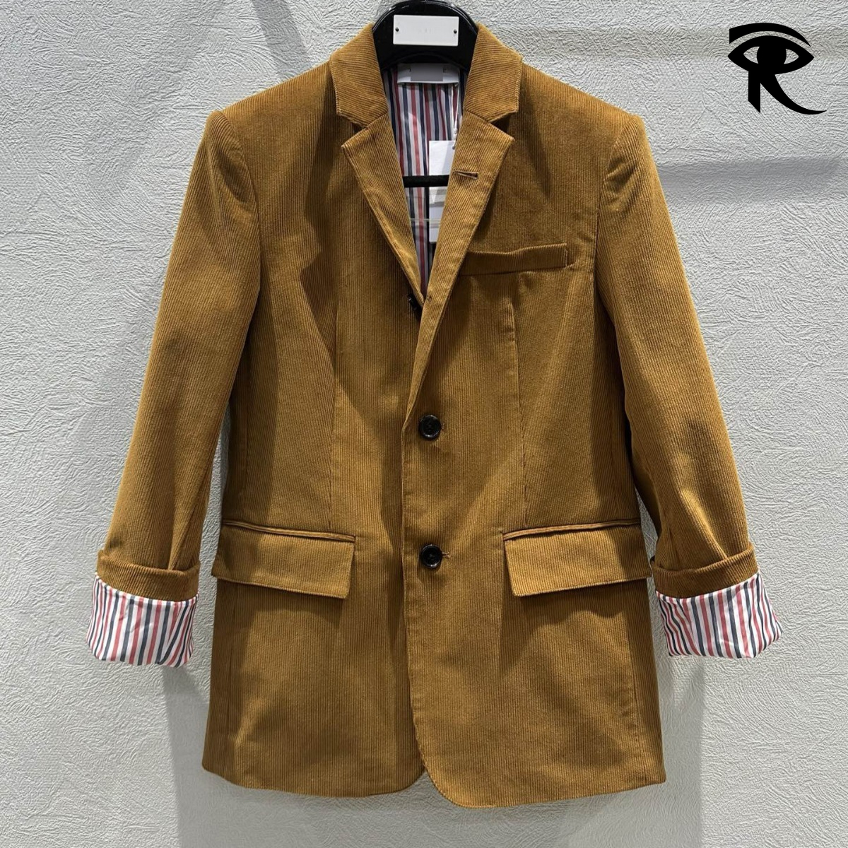 Petit costume américain rétro 2025 Automne et hiver Manteau rayé Veste de costume à revers en velours côtelé pour femmes Haut de gamme Vêtements