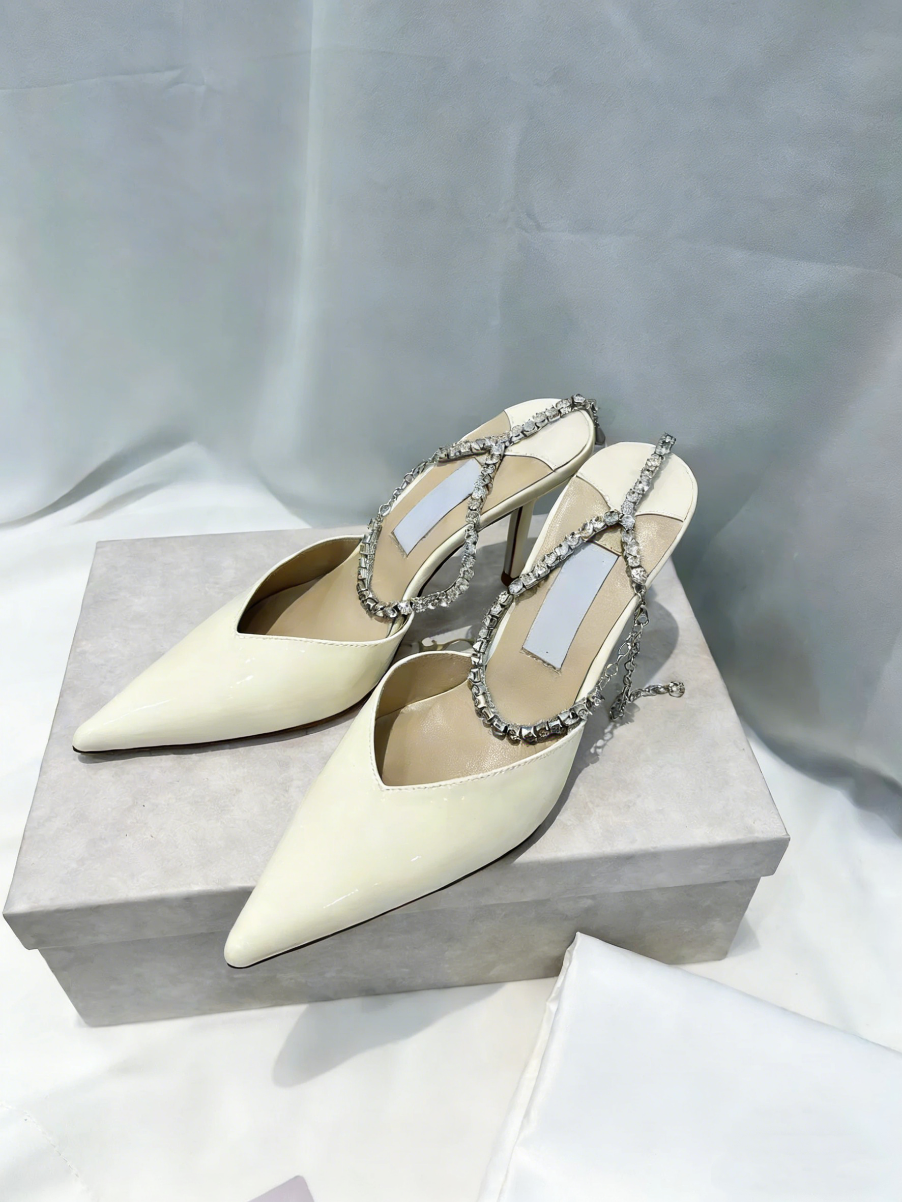 26SS Sandales Robe Chaussures De Mariage Mariée Lady Talons Hauts Marque Femmes Highheel Pointu Cristal Brides À La Cheville Slingback chaussures
