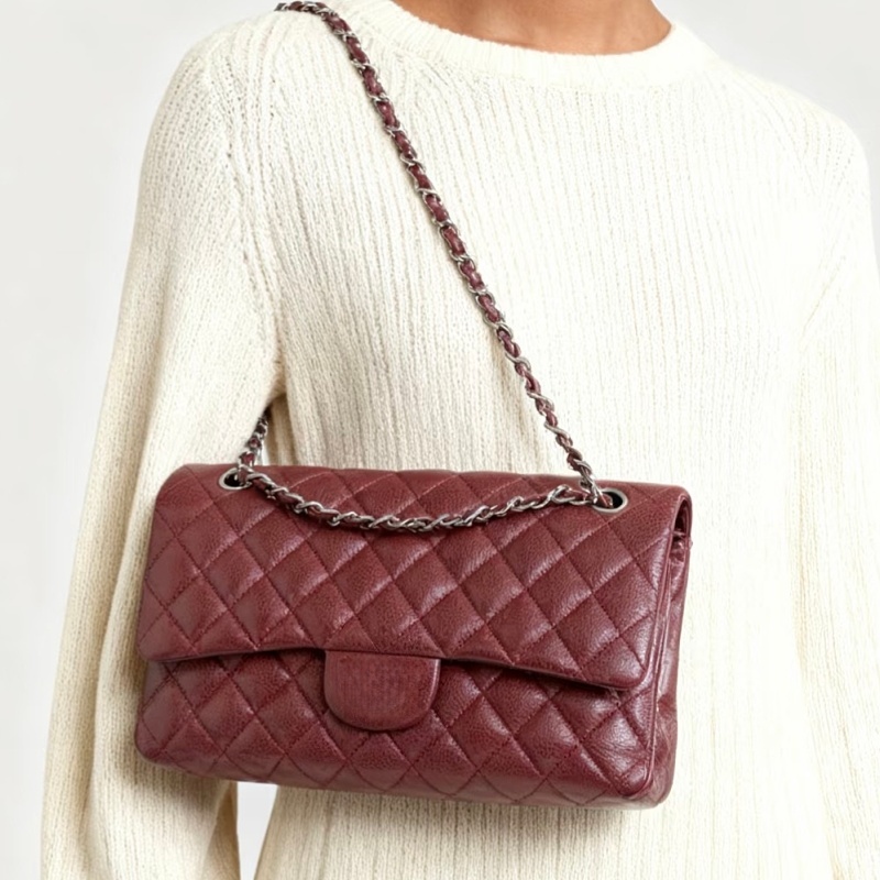 High-end custom luxury brand shoulder bag - A stylish cross-body handbag with a classic quilted design and top-quality sheepskin craftsmanship Dimen