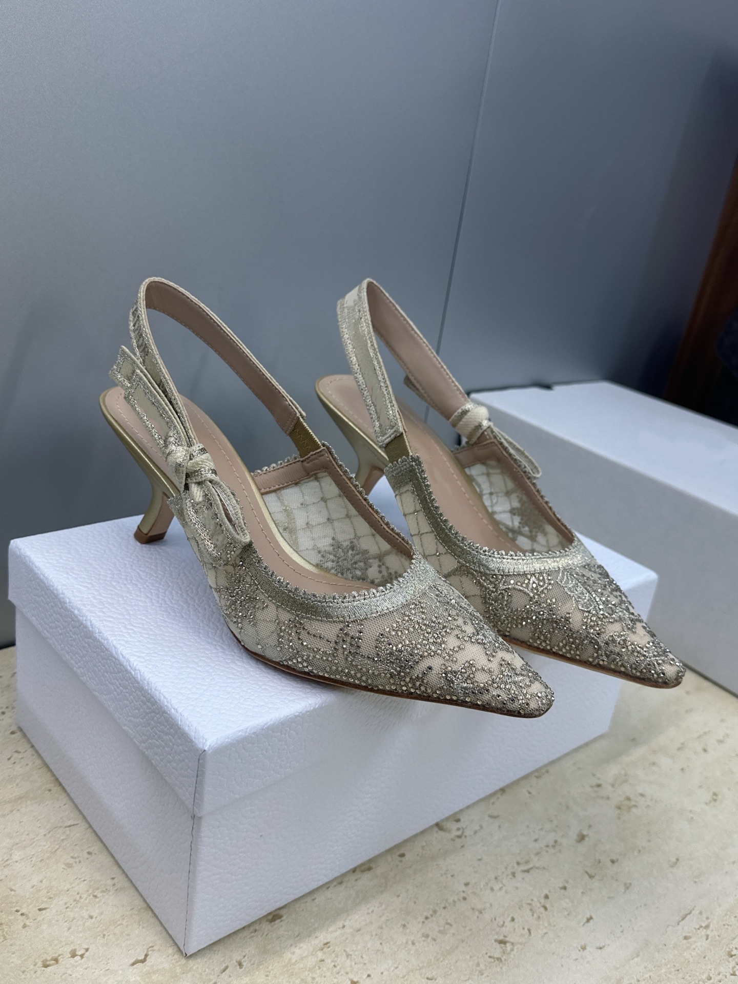 Sandales à talon haut femme bride tissée couleurs printemps strass nœud rhinestone bout carré logo brodé tailles 35-43