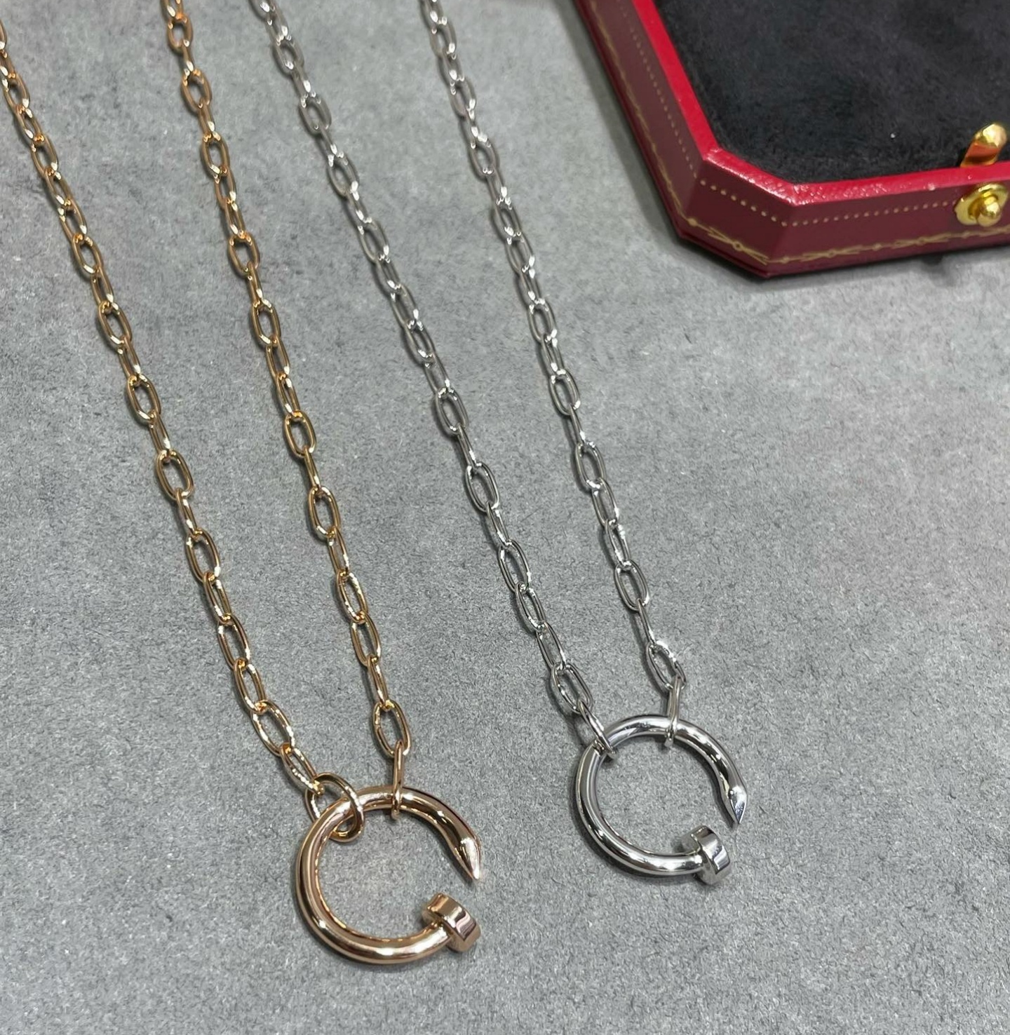 Luxury Necklace Designer chain Jewelry V-gold material Nail shape Necklaces for Women men Rose gold Full Diamonds Long sweater Chain Fashion Engagem