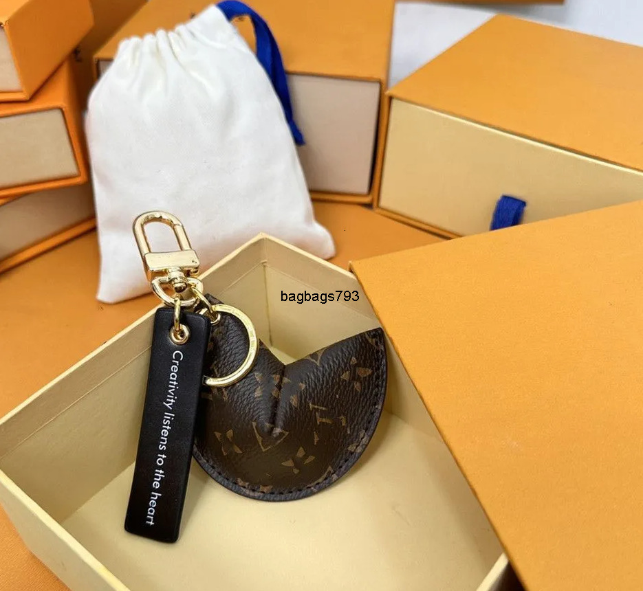 Porte-clés Longes Mignon Croissant Hamburger Designer Animal En Cuir Chiens Chaîne De Voiture Charmes Cartes Imprimées Porte-Monnaie Poche À Glis