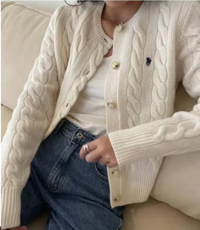 2026 Designers S Ceiling Swellable Wool Fried Dough Twists Cardigan Womens Twisted Long Sleeve Round Neck Sweater College Casual Women's Sweate