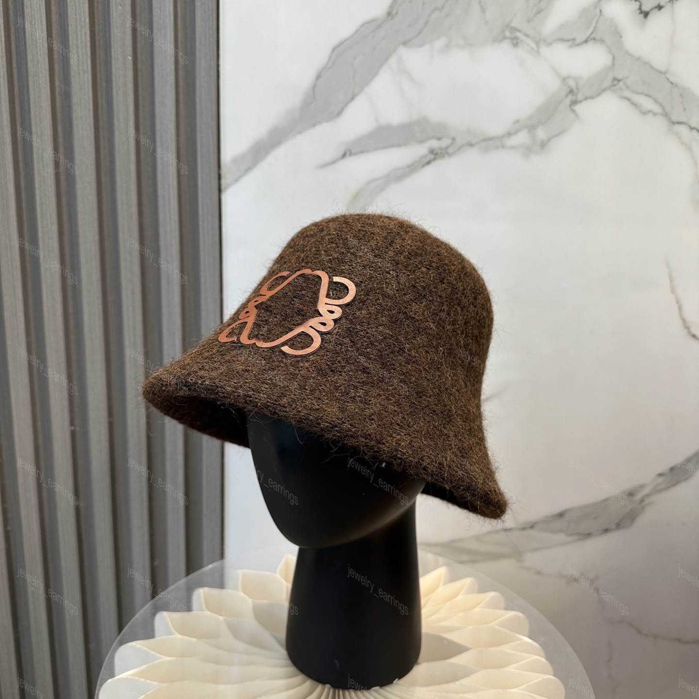 Fashion Wool Bucket Hat Designer Women Casual Beanies Hats Fluffy Fisher Winter Fuzzy Caps Luxurys Designers Bucket Leisure Warm Knitting Cap Sunhat