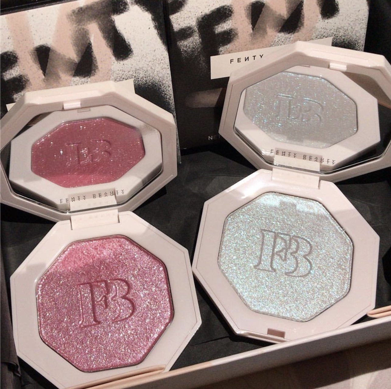 Face Makeups Beauty by RIHANA Highlighters TROPHY WIFE WATTABRAT 8g Streaming monochrome highlight powder blush High quality Face Cosmetics-image-930554803