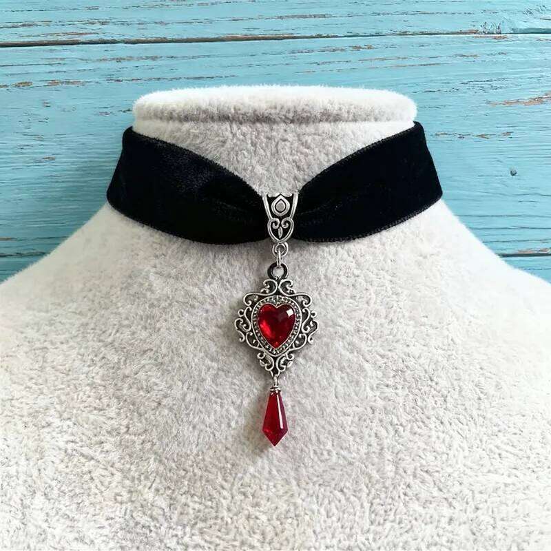 Vintage Style Gothic Creative Pendant Necklace for Women Fashion Red Black Zirconia Holiday Party Daily Wear Jewelry Accessories e6278