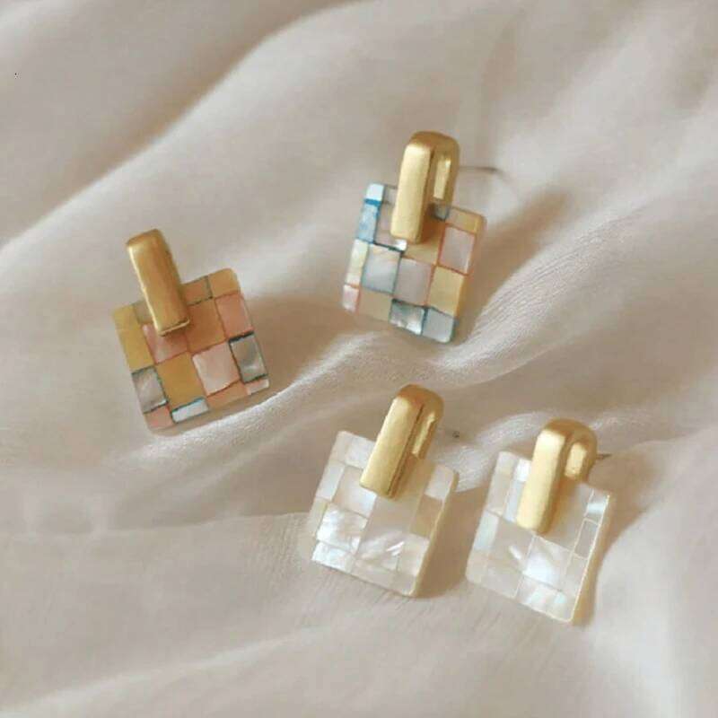 Vintage Geometric Colored Checkered Square Pendant Earrings for Women Elegant Fashion Featuring A Unique Minimalist Design Style 992da