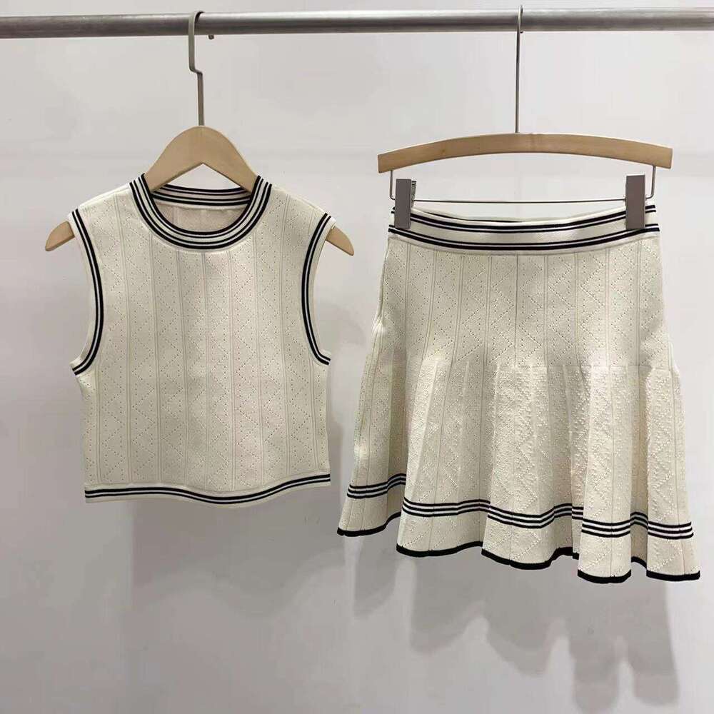 Fadan S Home 2026 Spring Summer New Round Neck Sleeveless Solid Color Knitted Top + Elastic Half Skirt for Women