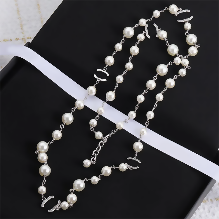 Designer Necklace Pearl Sweater Chain Luxury Letter Charm Necklaces Jewelry For Women Wedding Party High Quality Jewelry Gift