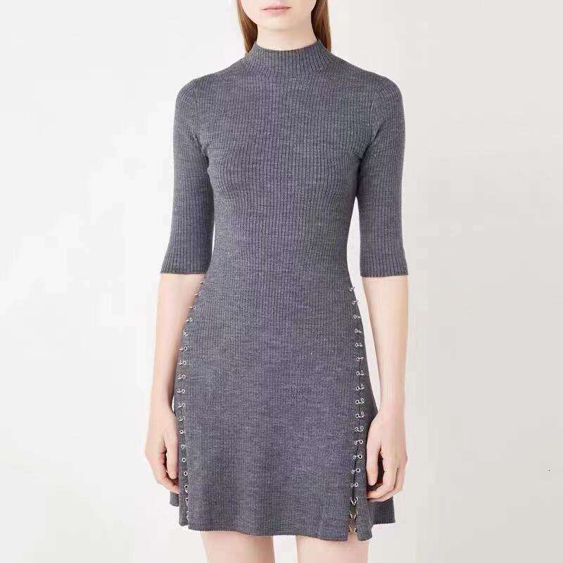 Niche française 2026 nouveau automne hiver femmes Simple col haut Double fente mi-manches robe courte