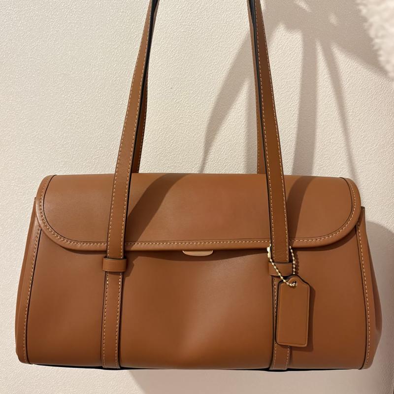 Livraison gratuite 2025 nouveau designer sacs fourre-tout à bandoulière dames Biret sac sous les bras lettre impression sac à main de mode chaude