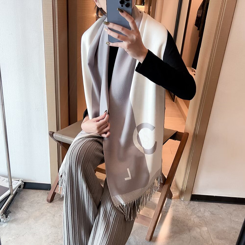 2026 Women Scarf Designer Luxury Cashmere Scarf Winter Warm Long Wool Shawl Bib Double-sided Letter Fringe Scarf Classic Fashion Scarves 17 Style Wi