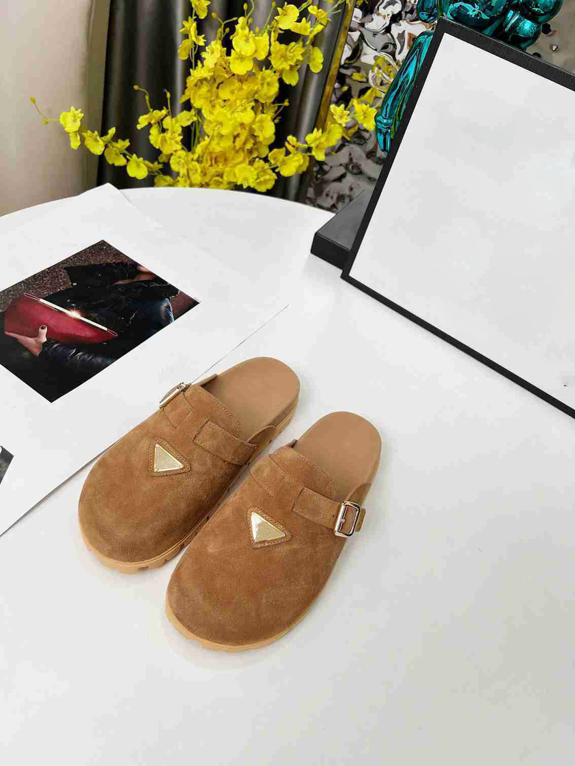 10A High-Quality Women's Thick-Soled Triangle Logo Mule Shoes with Patterned Non-Slip Flexible Lightweight Soles