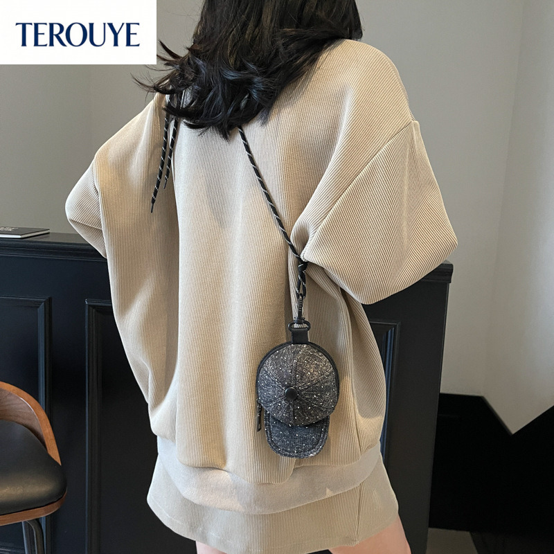 TEROUYE autumn new Korean style atmosphere trendy hat niche style personalized retro mouth red envelope denim Nick mini graffiti crossbody bag Luxur