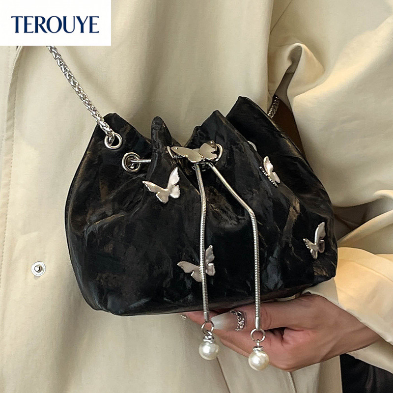 terouyes new womens shoulder bag this year features a fashionable and minimalist style a niche design a bucket bag a trendy style and a luxury bag