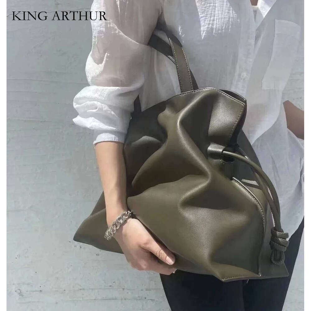 100% Genuine Leather Extra Large Shoulder Bags Women Handbag Bucket Bag Fashion Luxury Designer String Tote Tassel Clutch Bolsas