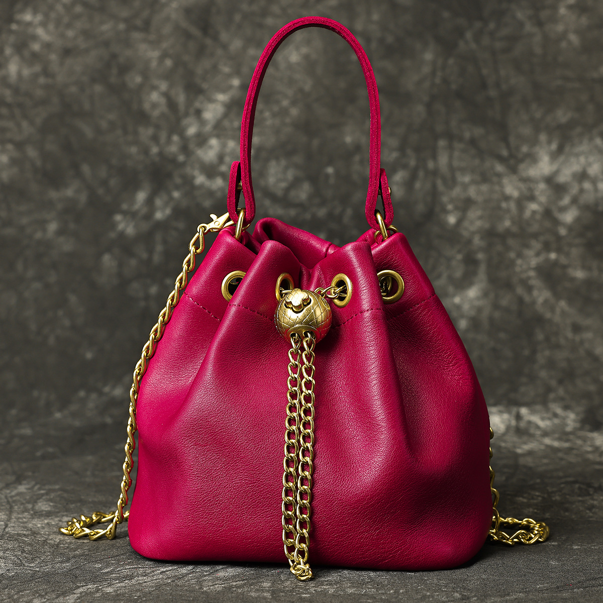 MVA Trousse de maquillage en cuir pleine fleur pour femme, sac seau en cuir véritable élégant et décontracté avec chaîne en cuir de vache souple
