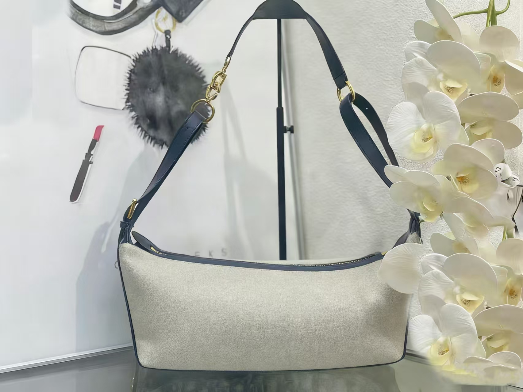 2025 New Arrival Trendy Unisex Retro-Luxury Commuter Bag: Fashionable Versatile Handbag, Single Shoulder & Crossbody Style YD001
